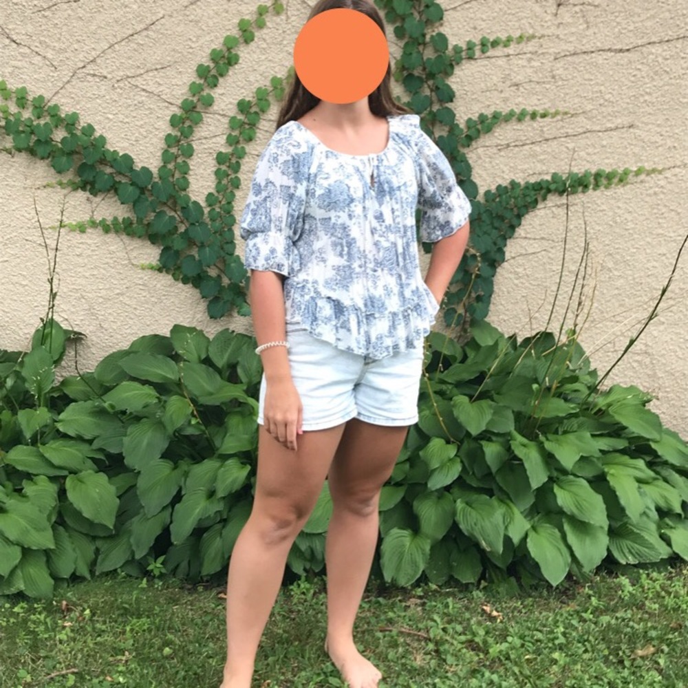 floral blouse